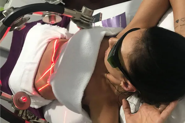 Chiropractic Reno NV Zerona Laser On Patient